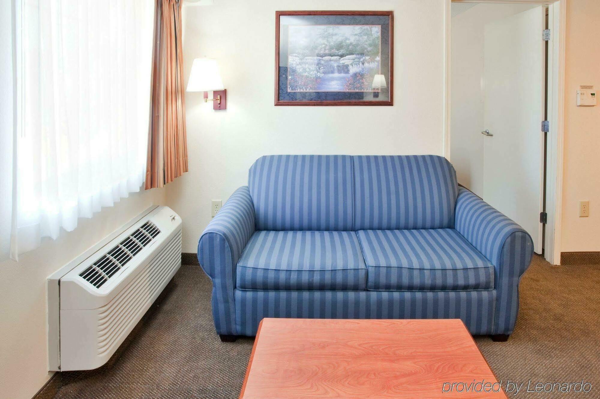แคนเดิ้ลวูด สวีท นิวพอร์ต นิวส์-ยอร์กทาวน์ Hotel นิวพอร์ตนิวส์ ภายนอก รูปภาพ